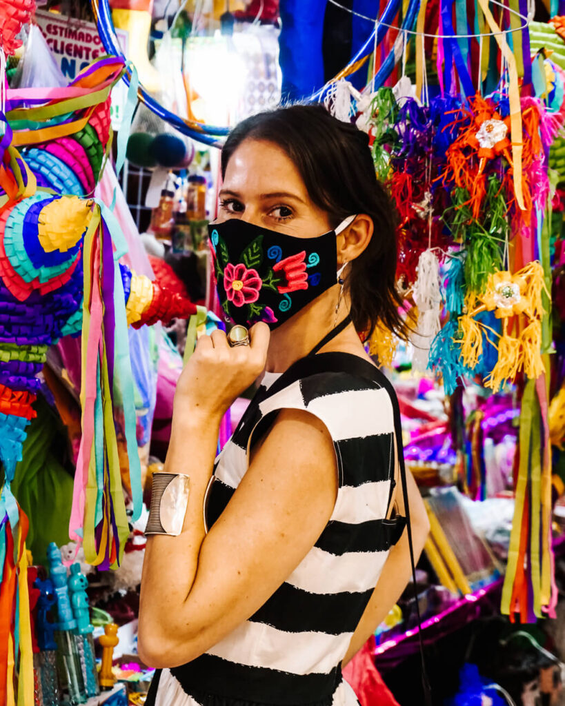 Deborah op markt in Oaxaca Mexico.