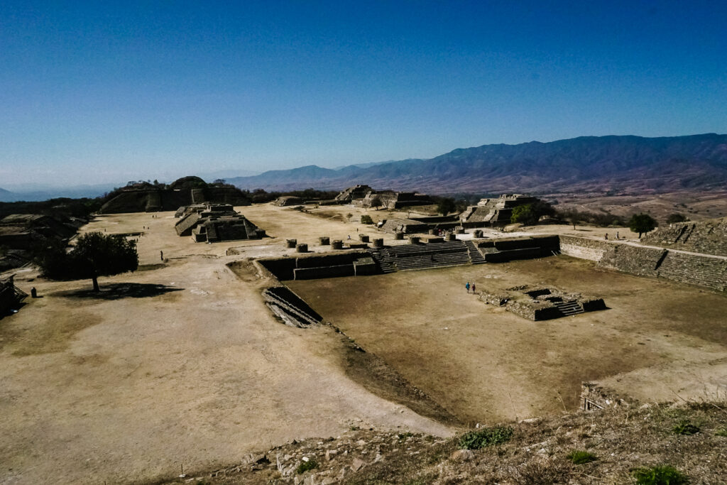 Uitzicht op de Monte Albán ruines in mexico.