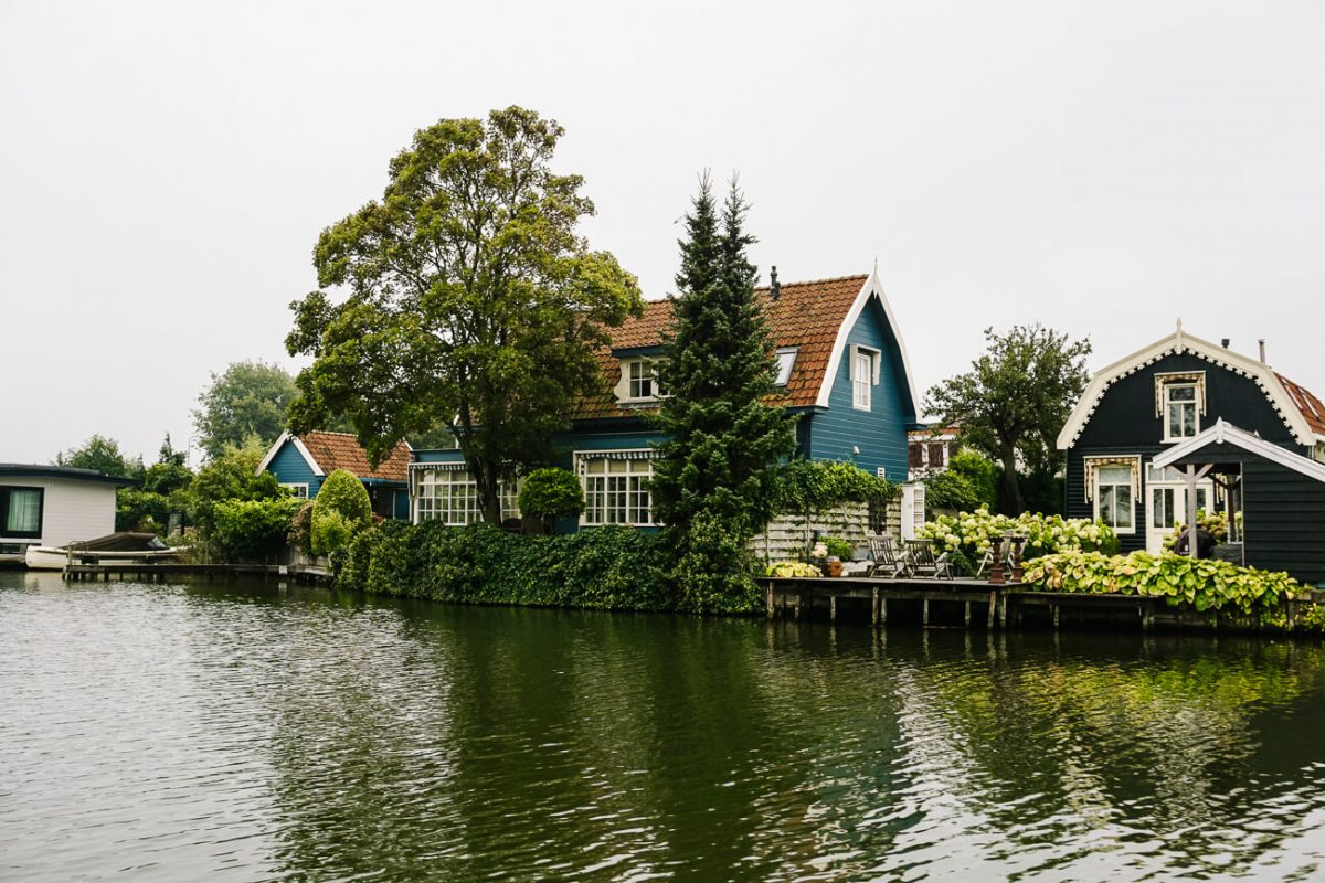 Vuurlinie boat tour around Weesp