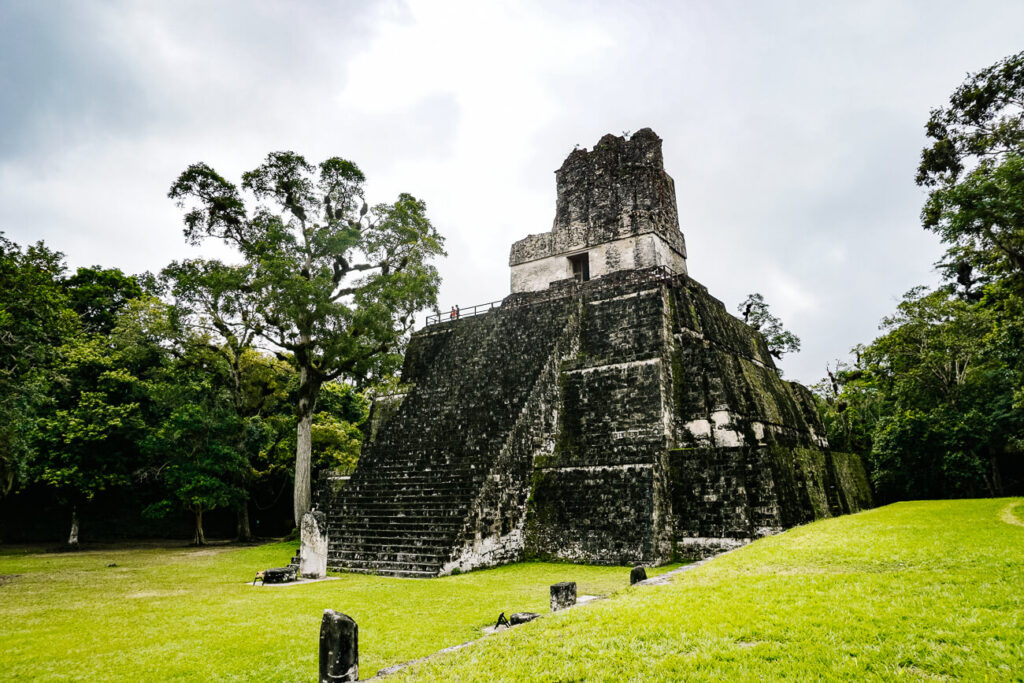 Maya ruïne in Tikal.